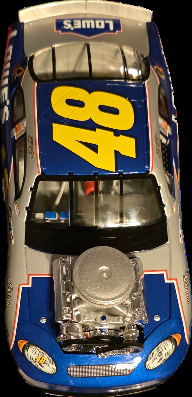 Jimmie Johnson #48 Lowe's 2005 NASCAR Muscle Machines 1/24 Action Diecast Nascar